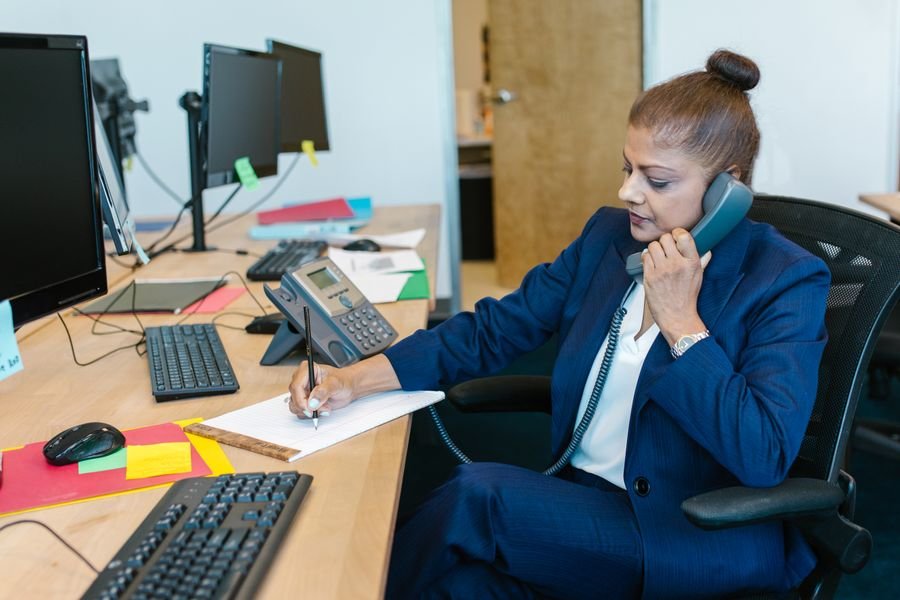 Advisor on a client call
